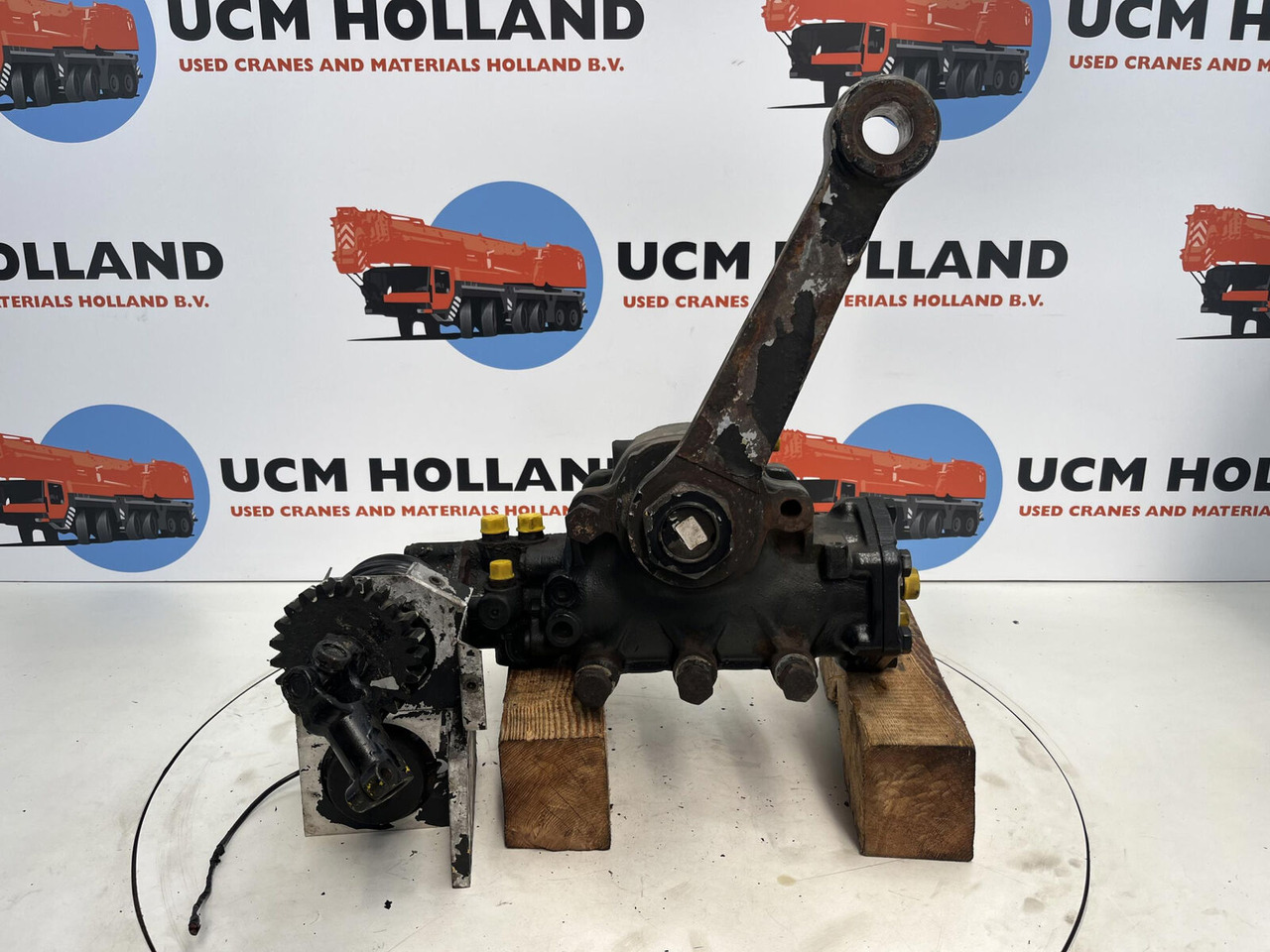 Grove GMK 3055 steering Box - Steering gear for Mobile crane: picture 1 Grove GMK 3055 steering Box - Steering gear for Mobile crane: picture 1