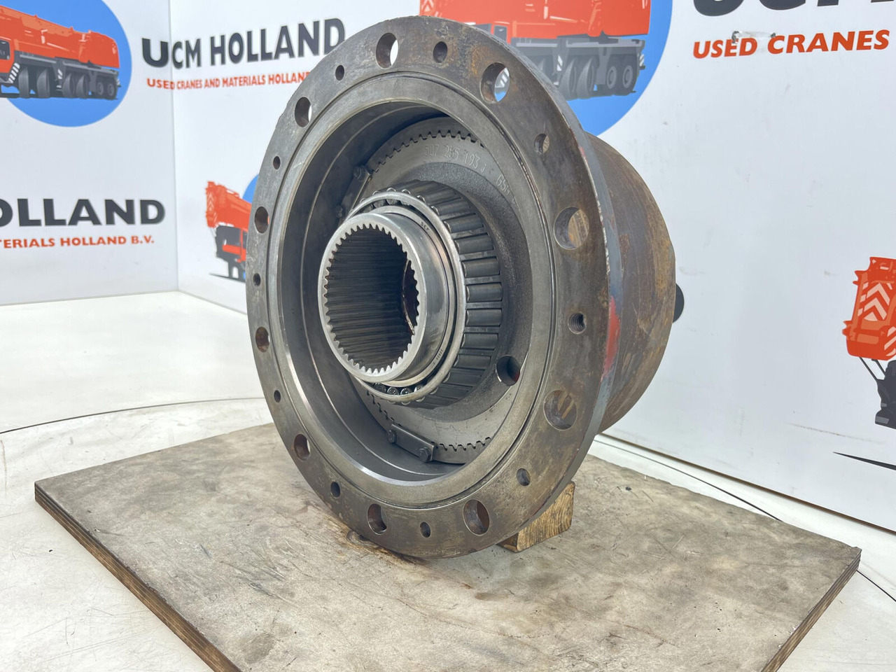Kessler planetary gear 22-25-74-40-4pl-H172-46 - Final drive for Crane: picture 3 Kessler planetary gear 22-25-74-40-4pl-H172-46 - Final drive for Crane: picture 3