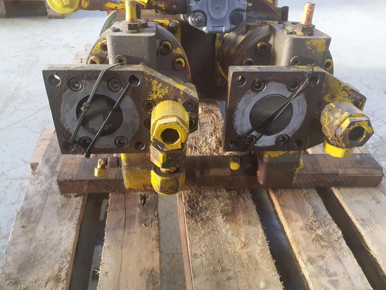 Krupp 70 GMT distributor gear box with pump set - Hydraulic pump for Mobile crane: picture 5 Krupp 70 GMT distributor gear box with pump set - Hydraulic pump for Mobile crane: picture 5