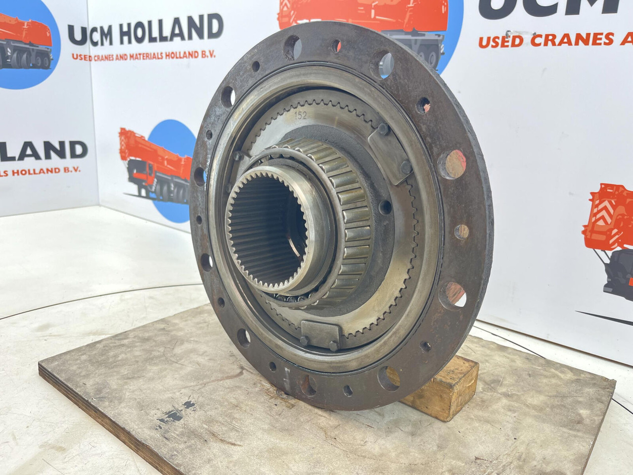 Krupp 70 GMT planetary gear 22-25-74-38-3pl-H135-46 - Final drive for Mobile crane: picture 3 Krupp 70 GMT planetary gear 22-25-74-38-3pl-H135-46 - Final drive for Mobile crane: picture 3