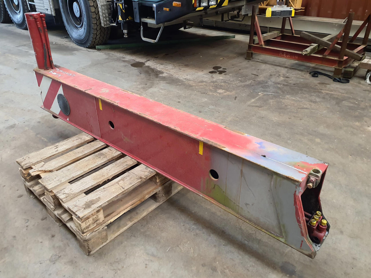 Liebherr LTM 1040-2.1 outrigger complete - Suspension for Mobile crane: picture 3 Liebherr LTM 1040-2.1 outrigger complete - Suspension for Mobile crane: picture 3