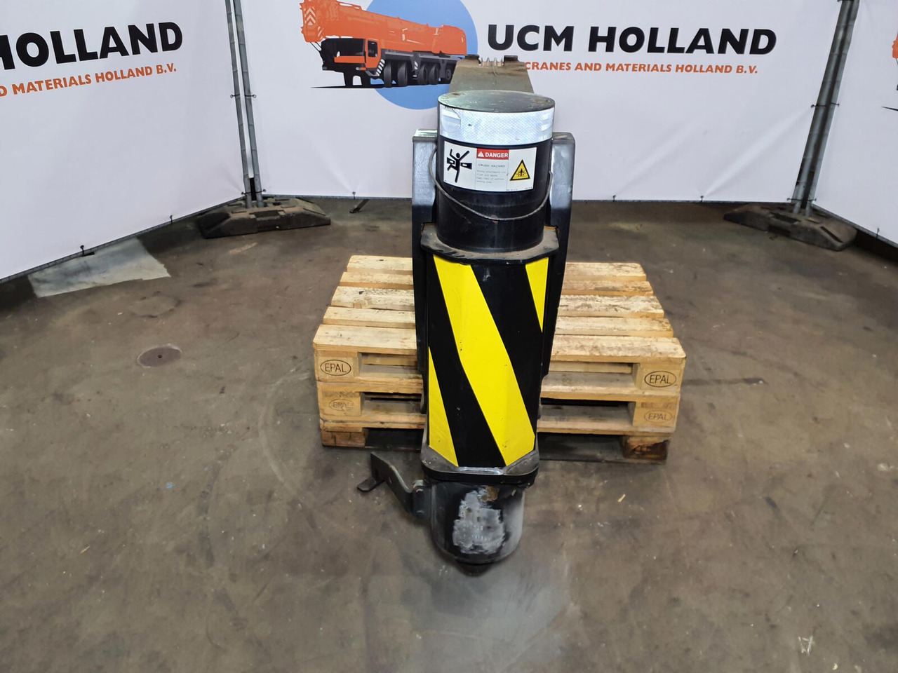 Liebherr LTM 1200/1 sliding beam rear pre assembled - Suspension for Crane: picture 5 Liebherr LTM 1200/1 sliding beam rear pre assembled - Suspension for Crane: picture 5