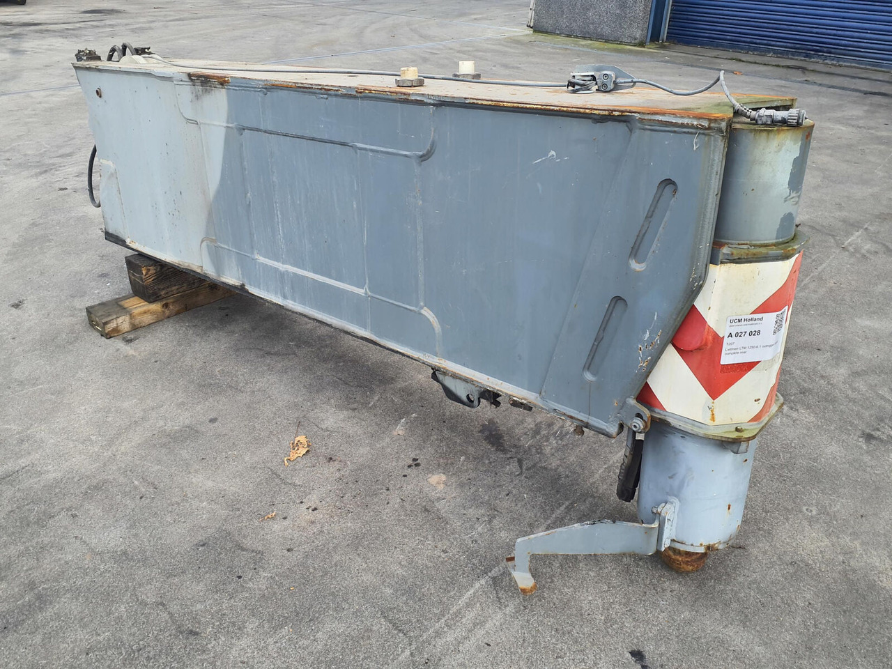 Liebherr LTM 1250-6.1 outrigger beam complete rear - Suspension for Crane: picture 2 Liebherr LTM 1250-6.1 outrigger beam complete rear - Suspension for Crane: picture 2