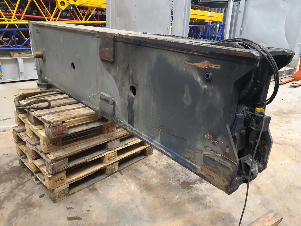 Liebherr LTM 1300 outrigger complete rear L - Suspension for Mobile crane: picture 3 Liebherr LTM 1300 outrigger complete rear L - Suspension for Mobile crane: picture 3