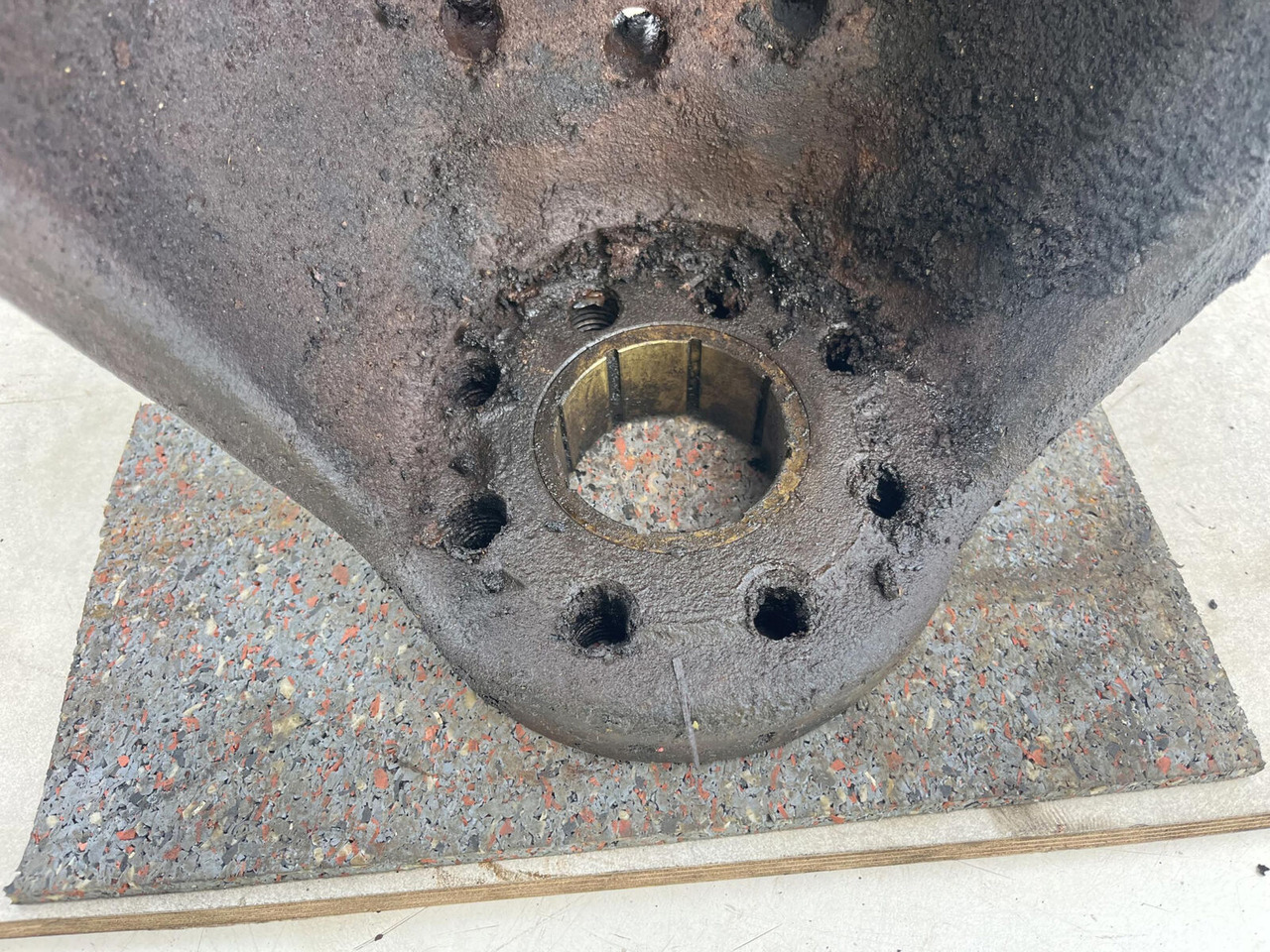 Steering knuckle for Mobile crane Terex AC 155 steering knuckle 16 holes axle 3: picture 8 Steering knuckle for Mobile crane Terex AC 155 steering knuckle 16 holes axle 3: picture 8