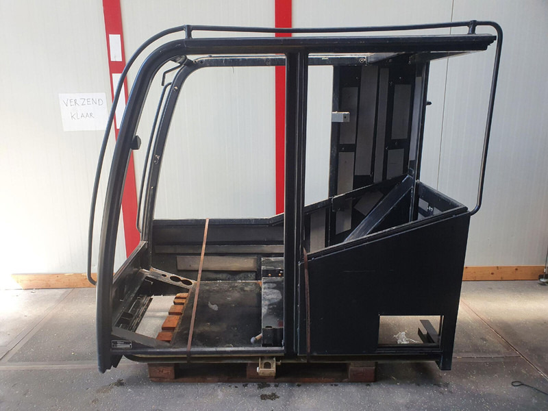 Terex AC upper cabin - Cab and interior for Crane: picture 1 Terex AC upper cabin - Cab and interior for Crane: picture 1