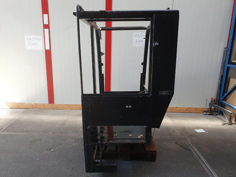 Terex AC upper cabin - Cab and interior for Crane: picture 3 Terex AC upper cabin - Cab and interior for Crane: picture 3