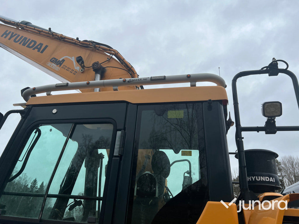 Crawler excavator Bandgrävare Hyundai HX220 L: picture 16