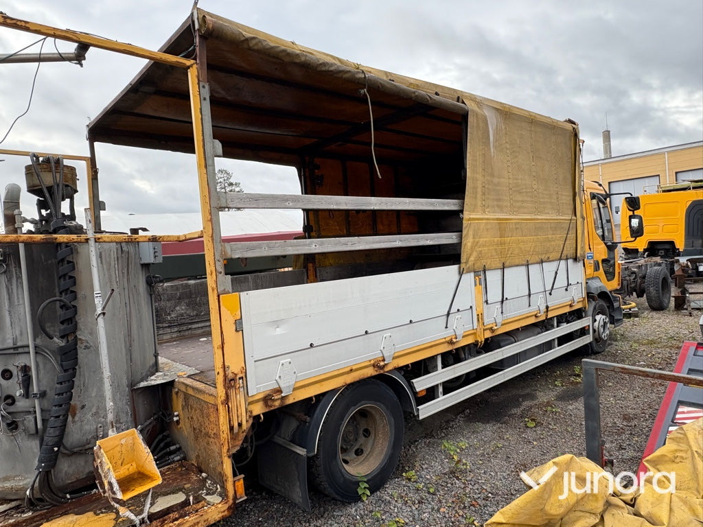 Lastbil - Volvo FLL 240-280 HP 42R - Curtain side truck, Utility/ Special vehicle: picture 5 Lastbil - Volvo FLL 240-280 HP 42R - Curtain side truck, Utility/ Special vehicle: picture 5