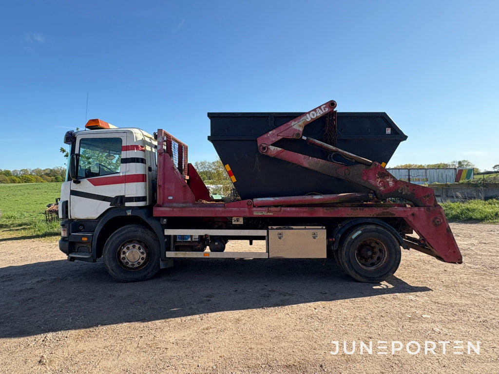 Scania Lastbil med lastväxslarflak - Skip loader truck: picture 2 Scania Lastbil med lastväxslarflak - Skip loader truck: picture 2