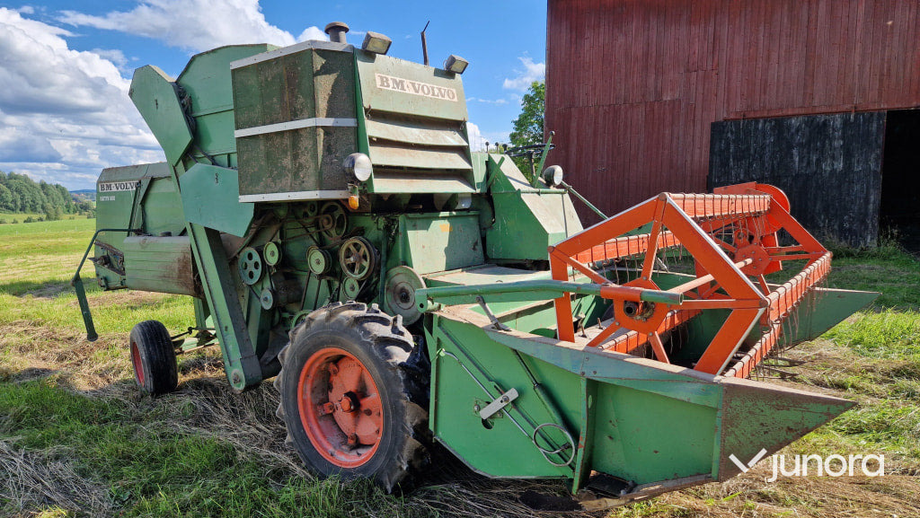 Skördetröska - Volvo BM, Aktiv 800 + Aktiv 800 som reservdel - Combine harvester: picture 5 Skördetröska - Volvo BM, Aktiv 800 + Aktiv 800 som reservdel - Combine harvester: picture 5