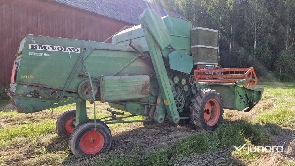 Skördetröska - Volvo BM, Aktiv 800 + Aktiv 800 som reservdel - Combine harvester: picture 4 Skördetröska - Volvo BM, Aktiv 800 + Aktiv 800 som reservdel - Combine harvester: picture 4