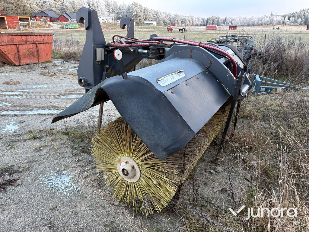 Sopvals - Pome AH 320 - Broom: picture 5 Sopvals - Pome AH 320 - Broom: picture 5