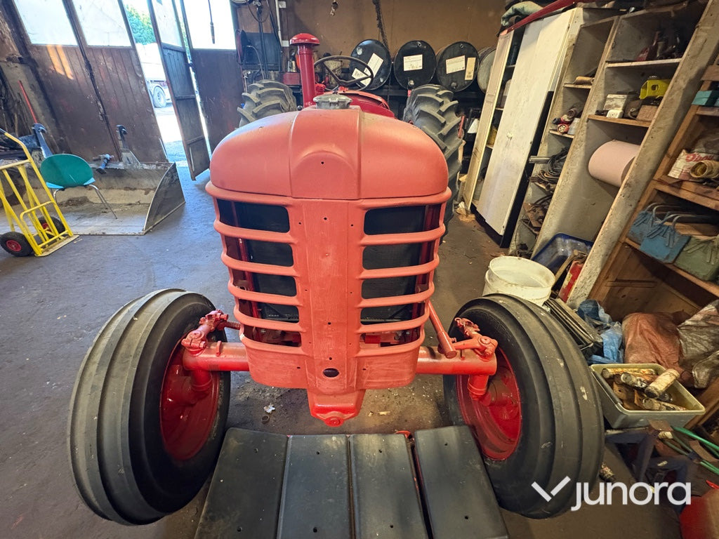 Traktor - Boxer, 350 - Farm tractor: picture 2 Traktor - Boxer, 350 - Farm tractor: picture 2