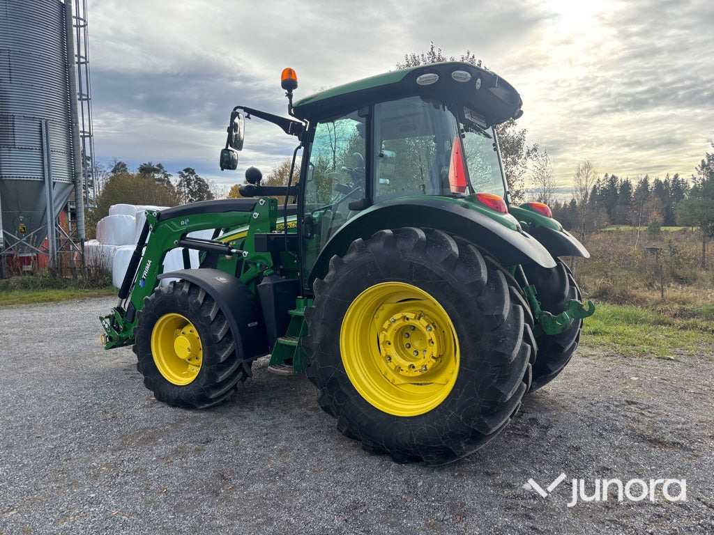 Traktor - John Deere 5125R med lastare & frontlyft - Farm tractor: picture 3 Traktor - John Deere 5125R med lastare & frontlyft - Farm tractor: picture 3
