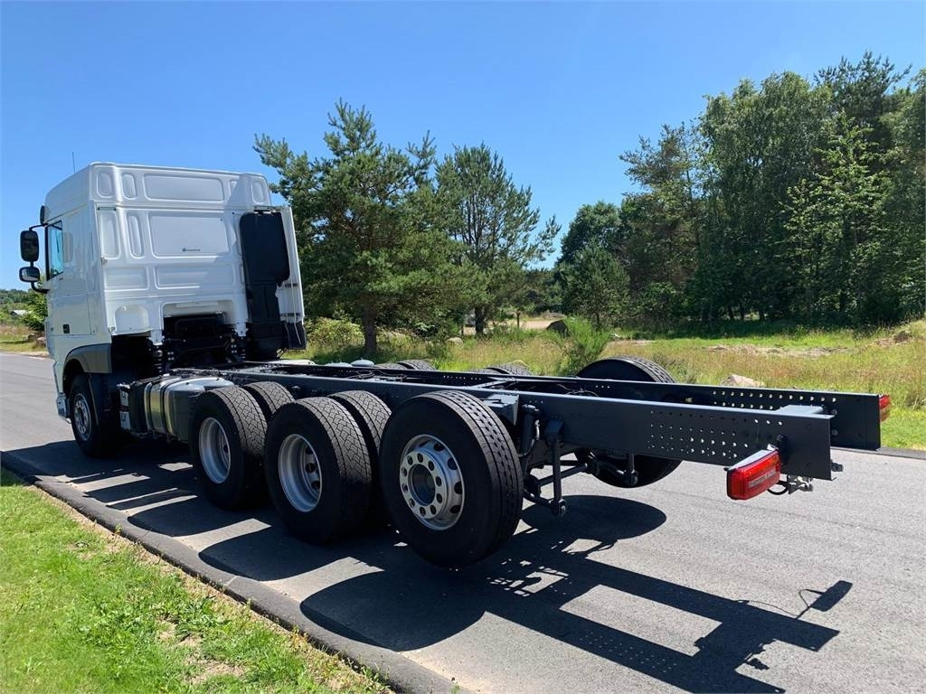 DAF XF 430 FAW 8x4*4 Tridem - Cab chassis truck: picture 3 DAF XF 430 FAW 8x4*4 Tridem - Cab chassis truck: picture 3