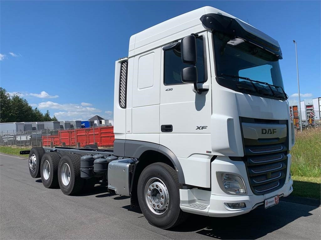 DAF XF 430 FAW 8x4*4 Tridem - Cab chassis truck: picture 2 DAF XF 430 FAW 8x4*4 Tridem - Cab chassis truck: picture 2