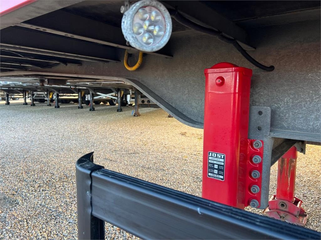 Kel-Berg 13,6 mtr. - 94m3 - 2500 kg lift  - Closed box semi-trailer: picture 5 Kel-Berg 13,6 mtr. - 94m3 - 2500 kg lift  - Closed box semi-trailer: picture 5