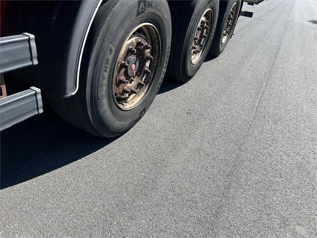 Curtainsider semi-trailer Kel-Berg D100V 13,6 mtr gardin - lodretstående lift: picture 9 Curtainsider semi-trailer Kel-Berg D100V 13,6 mtr gardin - lodretstående lift: picture 9