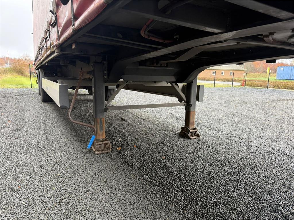 Krone 13,6 mtr gardin - lodretstående lift - Curtainsider semi-trailer: picture 5 Krone 13,6 mtr gardin - lodretstående lift - Curtainsider semi-trailer: picture 5