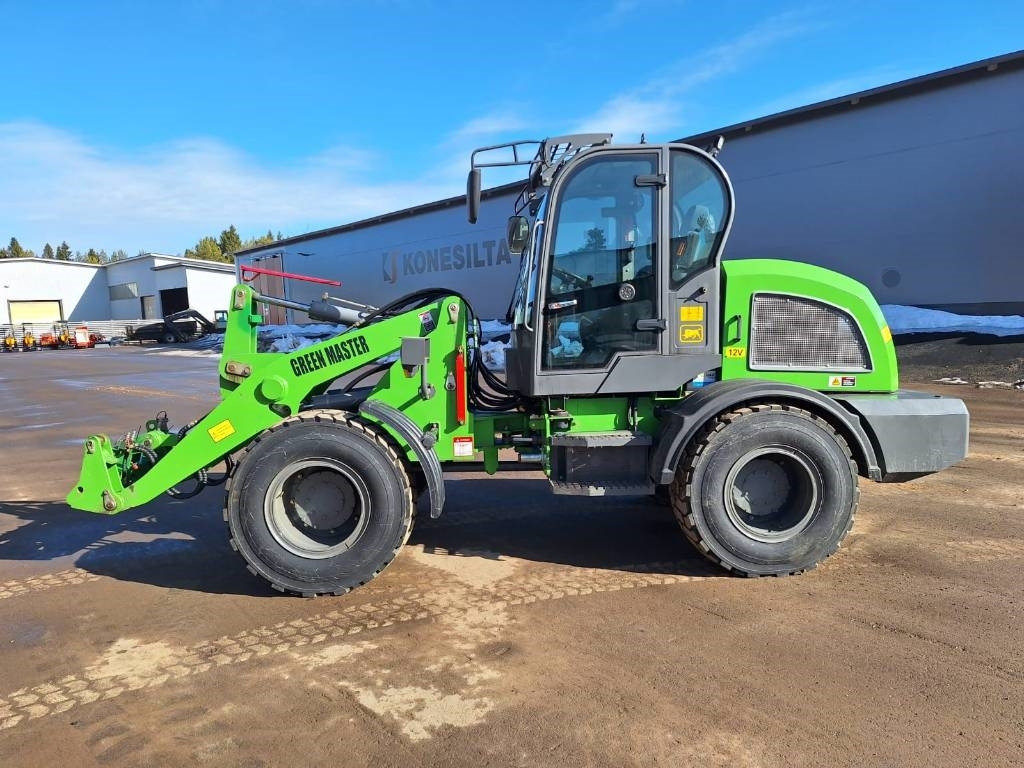 Greenmaster 825 PIIKIT, KAUHA JA HIEKOITIN - Wheel loader: picture 1 Greenmaster 825 PIIKIT, KAUHA JA HIEKOITIN - Wheel loader: picture 1