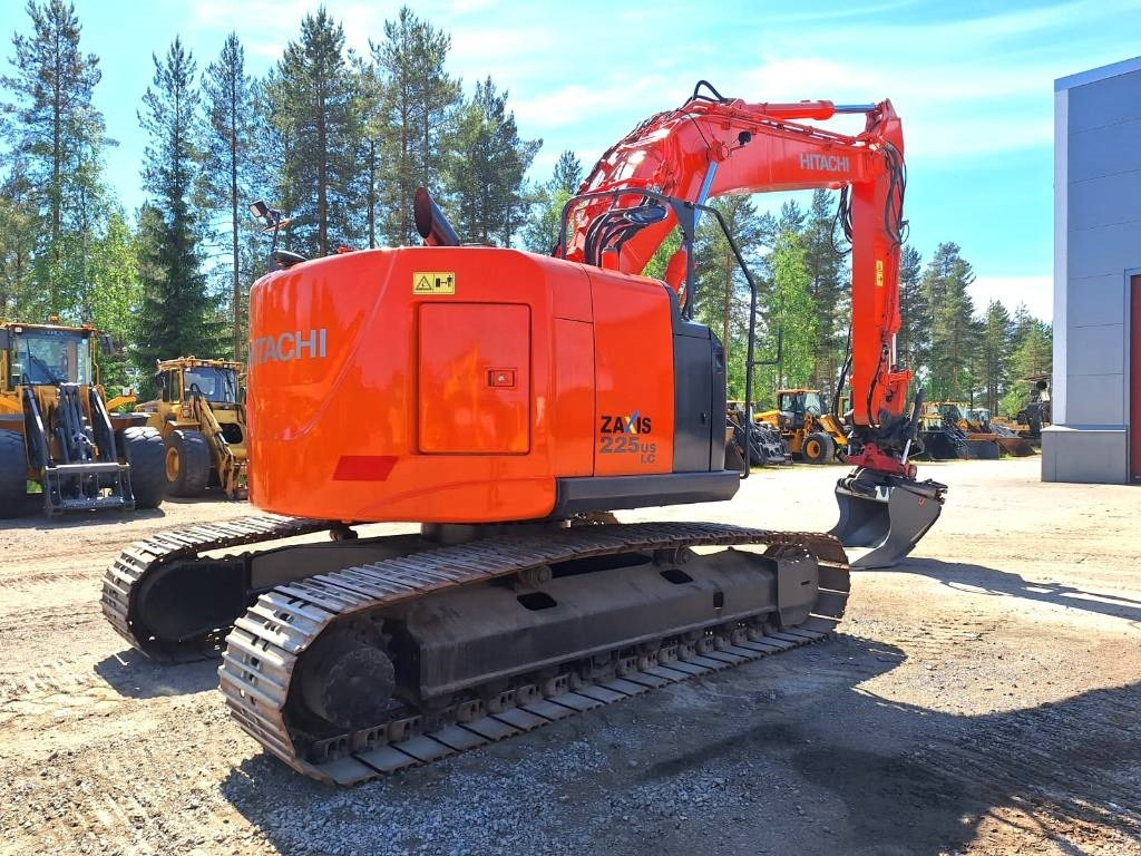 Hitachi ZX225USLC-5 PYÖRITTÄJÄ+PIHDIT YM. - Crawler excavator: picture 4 Hitachi ZX225USLC-5 PYÖRITTÄJÄ+PIHDIT YM. - Crawler excavator: picture 4