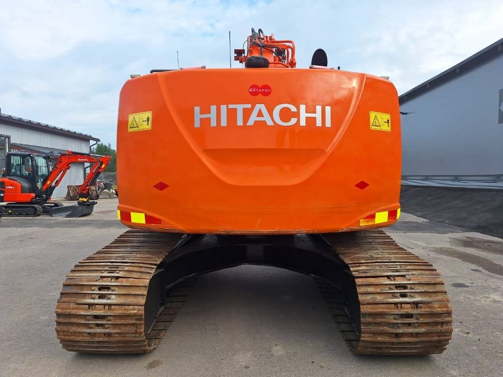 Hitachi ZX225USLC-5 PYÖRITTÄJÄLLÄ  - Crawler excavator: picture 3 Hitachi ZX225USLC-5 PYÖRITTÄJÄLLÄ  - Crawler excavator: picture 3