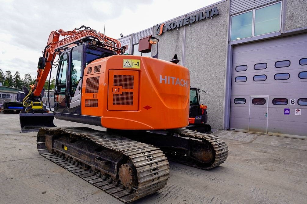 Hitachi ZX225USLC-5B MARTTIINILLA  - Crawler excavator: picture 3 Hitachi ZX225USLC-5B MARTTIINILLA  - Crawler excavator: picture 3