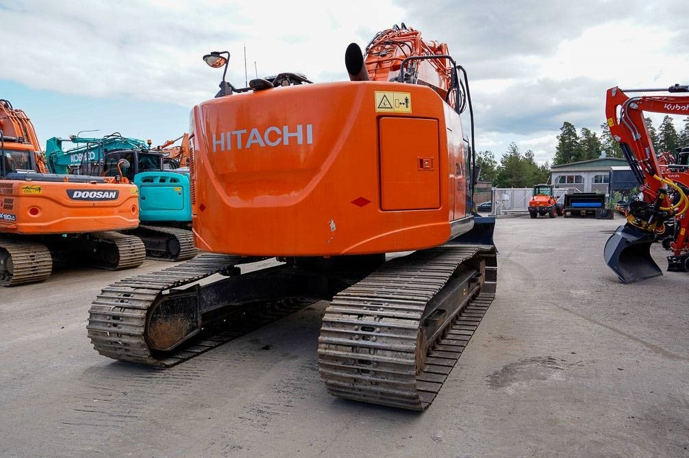 Hitachi ZX225USLC-5B MARTTIINILLA  - Crawler excavator: picture 5 Hitachi ZX225USLC-5B MARTTIINILLA  - Crawler excavator: picture 5