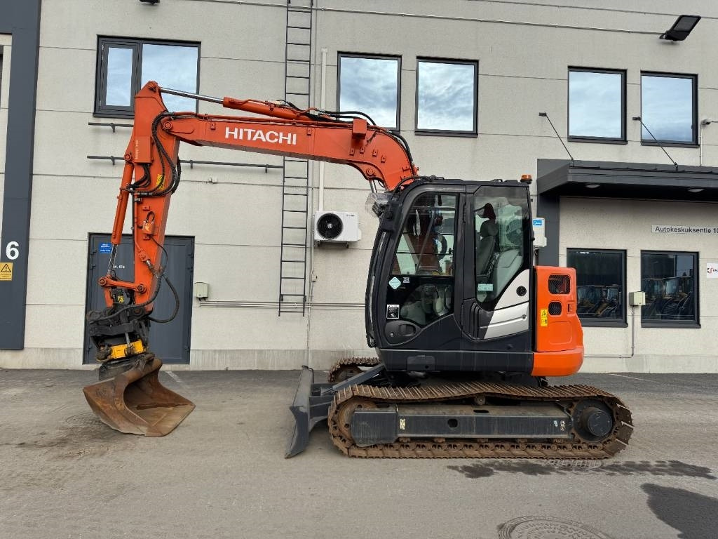 Hitachi ZX85US-5 Pyörittäjä, 3-Kauhaa - Mini excavator: picture 1 Hitachi ZX85US-5 Pyörittäjä, 3-Kauhaa - Mini excavator: picture 1