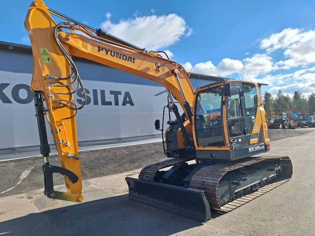 Hyundai HX145LCR DOZER - Crawler excavator: picture 2 Hyundai HX145LCR DOZER - Crawler excavator: picture 2