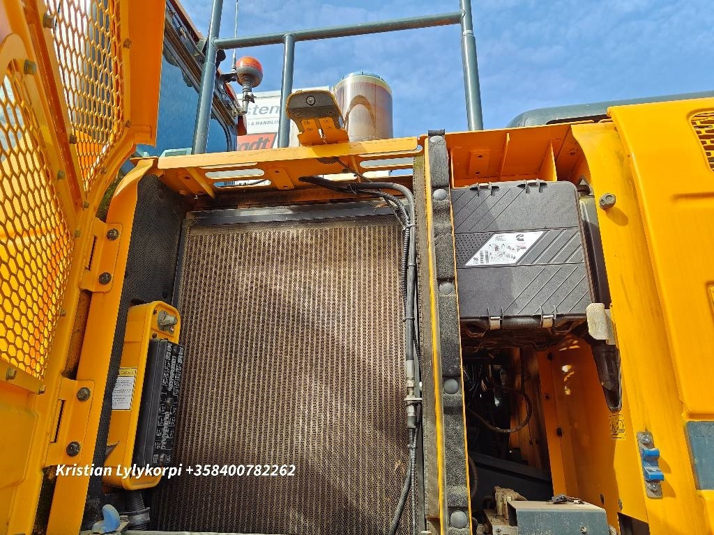 Crawler excavator Hyundai HX380L VÄHÄN AJETTU: picture 15