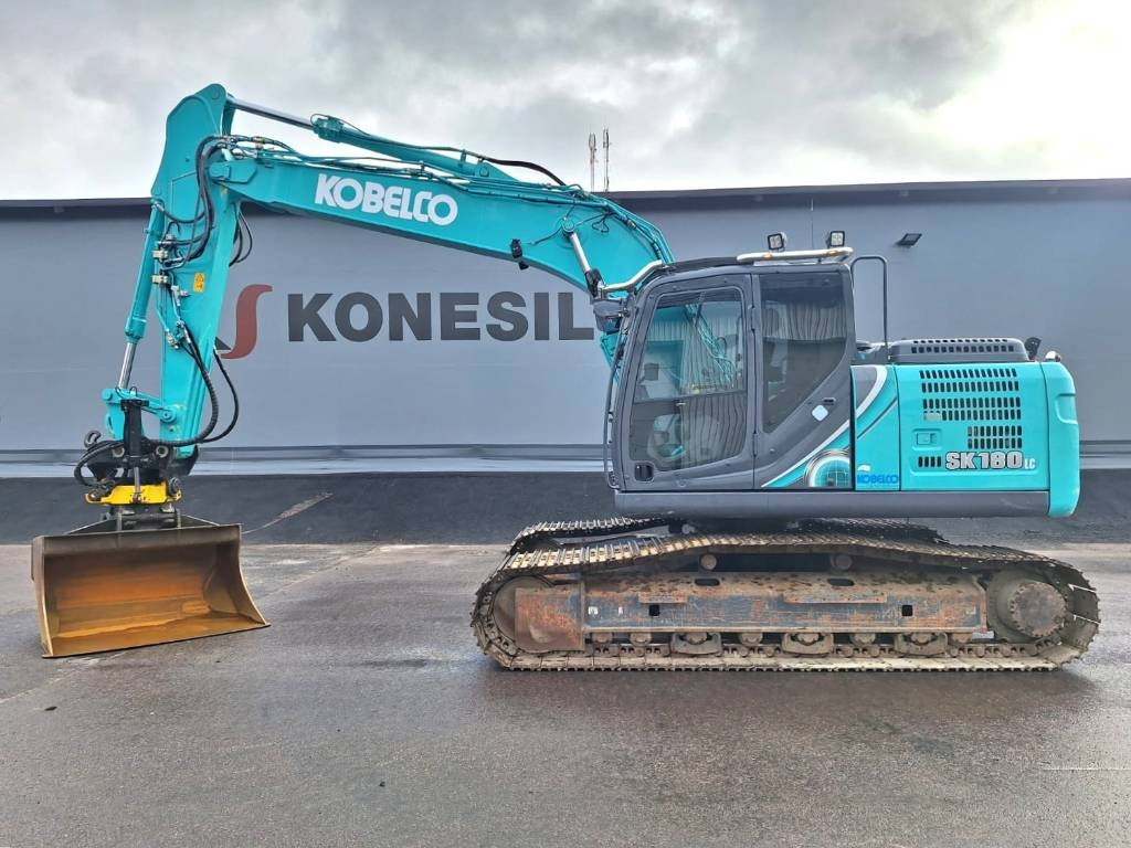Kobelco SK180LC-10 PYÖRITTÄJÄLLÄ  - Crawler excavator: picture 1 Kobelco SK180LC-10 PYÖRITTÄJÄLLÄ  - Crawler excavator: picture 1
