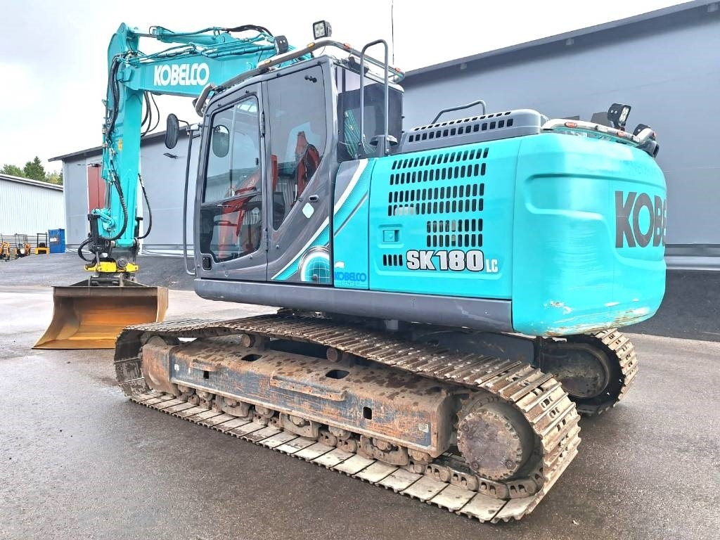 Kobelco SK180LC-10 PYÖRITTÄJÄLLÄ  - Crawler excavator: picture 2 Kobelco SK180LC-10 PYÖRITTÄJÄLLÄ  - Crawler excavator: picture 2