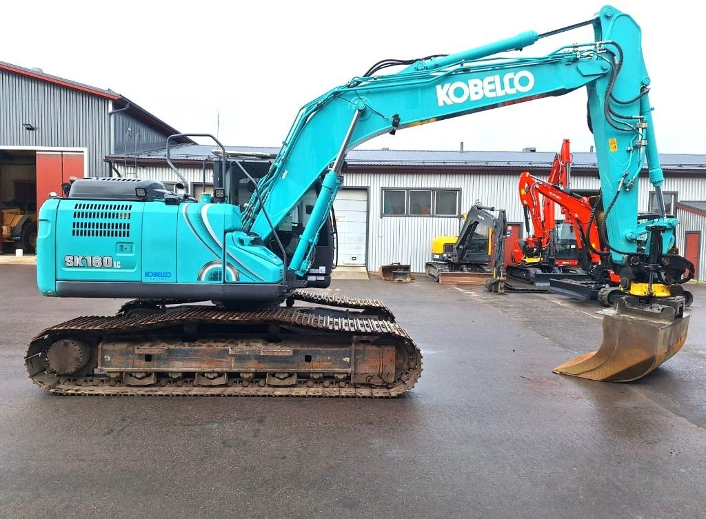 Kobelco SK180LC-10 PYÖRITTÄJÄLLÄ  - Crawler excavator: picture 5 Kobelco SK180LC-10 PYÖRITTÄJÄLLÄ  - Crawler excavator: picture 5