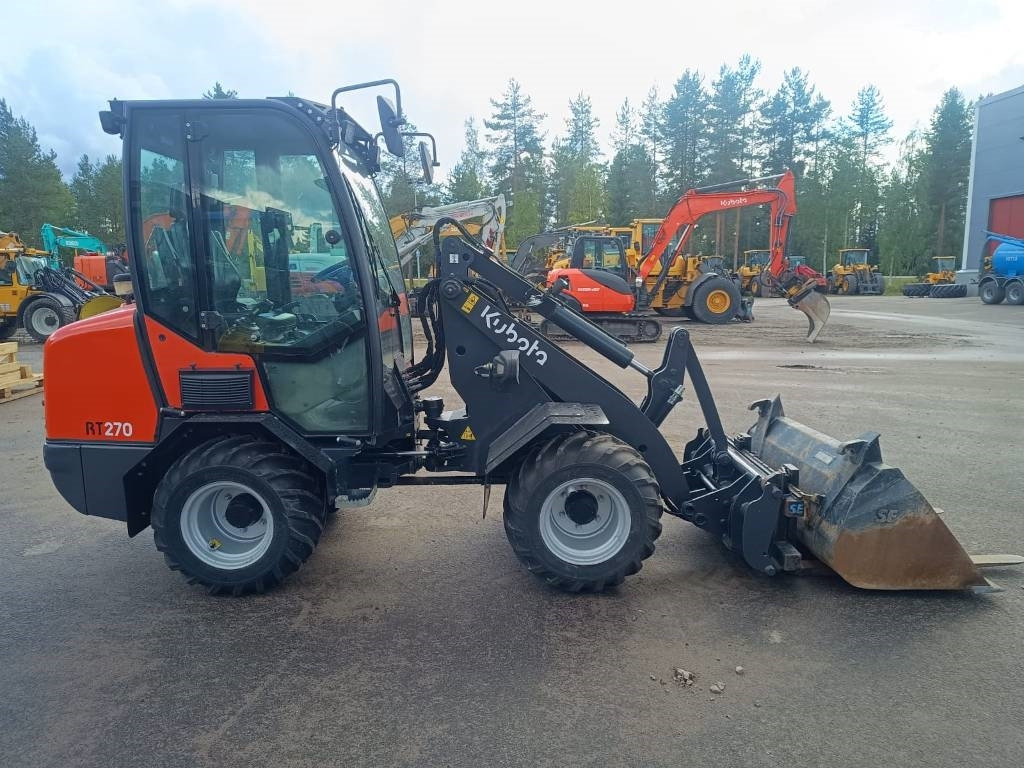 Kubota RT270 KAUHA+PIIKIT - Compact loader: picture 4 Kubota RT270 KAUHA+PIIKIT - Compact loader: picture 4