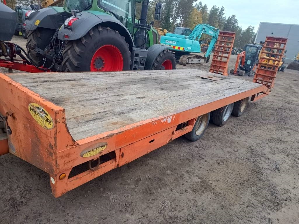 Predator 3-AKSELINEN TRAKTORILAVETTI  - Low loader trailer: picture 2 Predator 3-AKSELINEN TRAKTORILAVETTI  - Low loader trailer: picture 2
