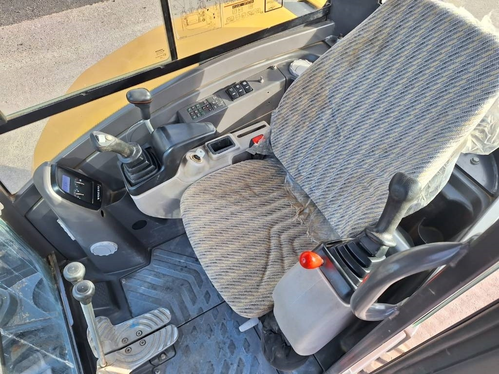 Mini excavator Volvo EC35D HIENO KUNTO: picture 10