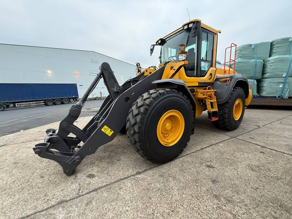 Volvo L110H LONG BOOM - Wheel loader: picture 1 Volvo L110H LONG BOOM - Wheel loader: picture 1