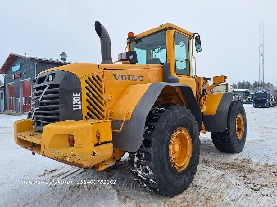 Volvo L120E - Wheel loader: picture 4 Volvo L120E - Wheel loader: picture 4