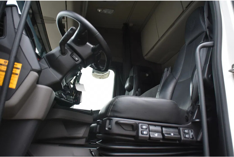 Scania R 460 NGS 6x4NB - SUPER - FULL AIR - RETARDER - 96 TKM - PARK. AIRCO - HYDRAULIC SYSTEM - LED - LEATHER SEATS - EXCELLENT CONDIT - Tractor truck: picture 4 Scania R 460 NGS 6x4NB - SUPER - FULL AIR - RETARDER - 96 TKM - PARK. AIRCO - HYDRAULIC SYSTEM - LED - LEATHER SEATS - EXCELLENT CONDIT - Tractor truck: picture 4