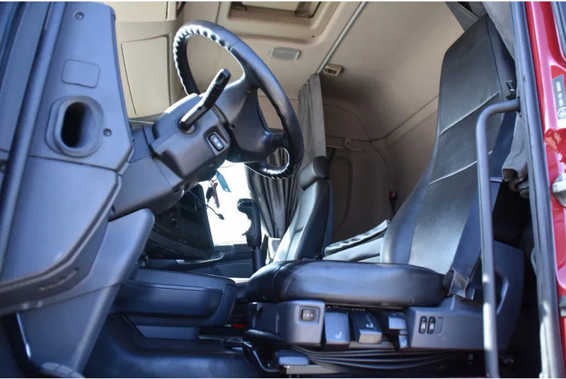 Scania R420 HL 6x2/4 - ADR FL - MANUAL - EURO 5 - 698 TKM - HYDRAULIC SYSTEM - LEATHER SEATS - XENON - - Tractor truck: picture 4 Scania R420 HL 6x2/4 - ADR FL - MANUAL - EURO 5 - 698 TKM - HYDRAULIC SYSTEM - LEATHER SEATS - XENON - - Tractor truck: picture 4