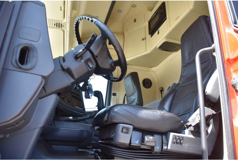 Scania R500 V8 TL 6x2/4 - EURO 5 - MANUAL - RETARDER - LEATHER SEATS - 2 x FUEL TANKS - XENON - - Tractor truck: picture 5 Scania R500 V8 TL 6x2/4 - EURO 5 - MANUAL - RETARDER - LEATHER SEATS - 2 x FUEL TANKS - XENON - - Tractor truck: picture 5