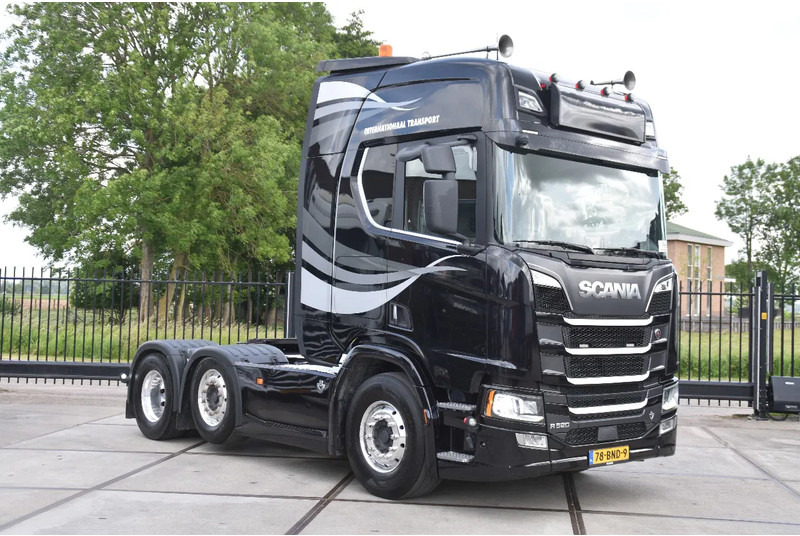 Scania R520 V8 NGS 6x2/4 - 701 TKM - NAVI - LEATHER SEATS - ALCOA'S - LED LIGHTS - TOP CONDITION - - Tractor truck: picture 1 Scania R520 V8 NGS 6x2/4 - 701 TKM - NAVI - LEATHER SEATS - ALCOA'S - LED LIGHTS - TOP CONDITION - - Tractor truck: picture 1