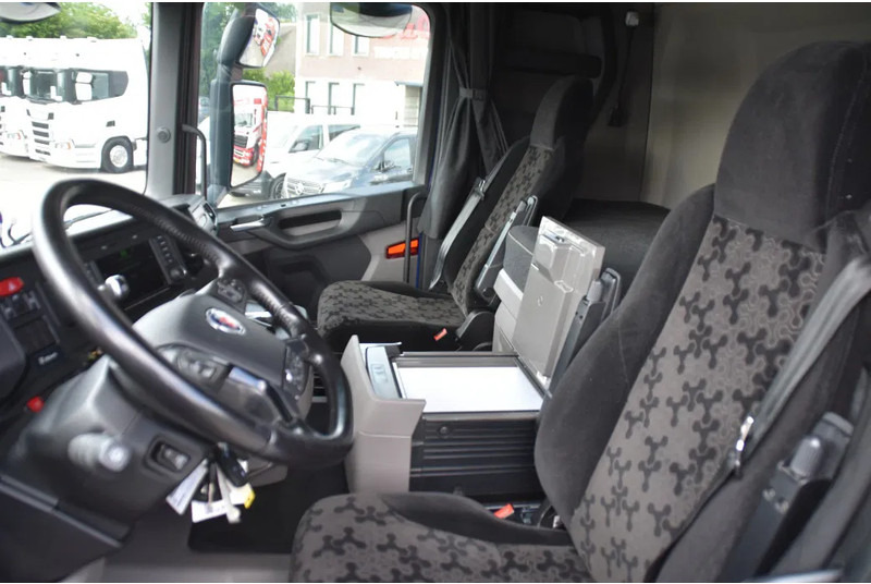 Scania R530 V8 NGS 4x2 - ADR FL - RETARDER - 253 TKM - ACC - NAVI - PTO - DIFF. LOCK - EXCELLENT CONDITION - - Tractor truck: picture 5 Scania R530 V8 NGS 4x2 - ADR FL - RETARDER - 253 TKM - ACC - NAVI - PTO - DIFF. LOCK - EXCELLENT CONDITION - - Tractor truck: picture 5