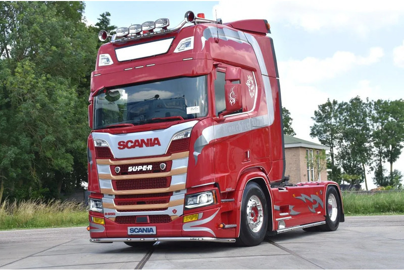 Scania R650 V8 NGS 4x2NB - LIKE NEW - RETARDER - FULL AIR - PARK. AIRCO - 4 POINT AIR SUSP. - 2 x FUEL TANKS - ALCOA'S - - Tractor truck: picture 2 Scania R650 V8 NGS 4x2NB - LIKE NEW - RETARDER - FULL AIR - PARK. AIRCO - 4 POINT AIR SUSP. - 2 x FUEL TANKS - ALCOA'S - - Tractor truck: picture 2