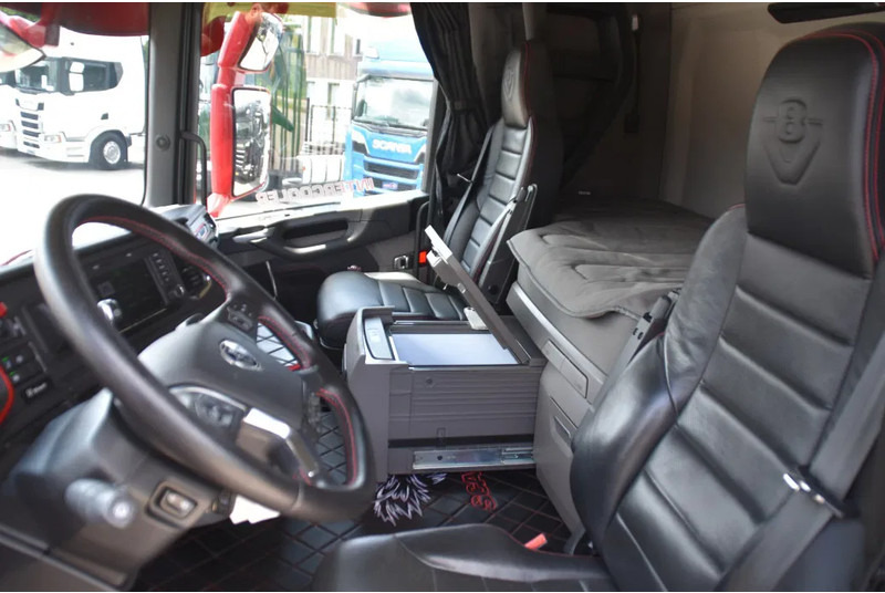 Scania R650 V8 NGS 4x2NB - LIKE NEW - RETARDER - FULL AIR - PARK. AIRCO - 4 POINT AIR SUSP. - 2 x FUEL TANKS - ALCOA'S - - Tractor truck: picture 5 Scania R650 V8 NGS 4x2NB - LIKE NEW - RETARDER - FULL AIR - PARK. AIRCO - 4 POINT AIR SUSP. - 2 x FUEL TANKS - ALCOA'S - - Tractor truck: picture 5