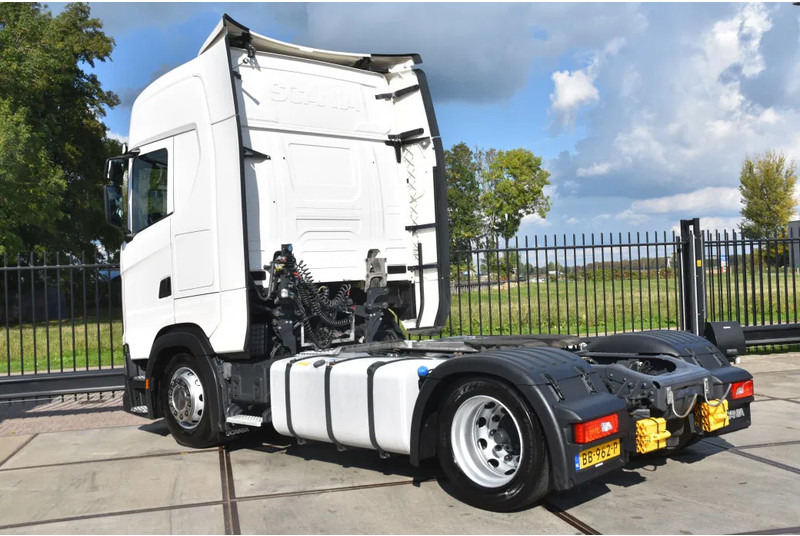 Scania S410 NGS 4x2EB MEGA 95 cm or 103 cm driving height - RETARDER - 796 TKM - FULL AIR - PARK. AIRCO - LEATHER SEATS - 2 x FUEL TANK - Tractor truck: picture 3 Scania S410 NGS 4x2EB MEGA 95 cm or 103 cm driving height - RETARDER - 796 TKM - FULL AIR - PARK. AIRCO - LEATHER SEATS - 2 x FUEL TANK - Tractor truck: picture 3