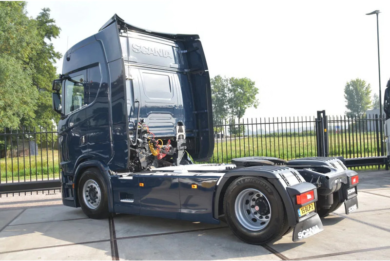 Scania S450 4x2NB - FULL AIR - RETARDER - ACC - AIRCO - 2 x FUEL TANKS - TOP CONDITION - - Tractor truck: picture 3 Scania S450 4x2NB - FULL AIR - RETARDER - ACC - AIRCO - 2 x FUEL TANKS - TOP CONDITION - - Tractor truck: picture 3