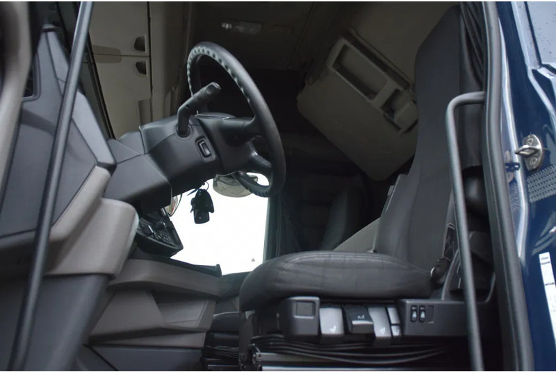 Scania S450 NGS 4x2NB - FULL AIR - 724 TKM - RETARDER - PARK. AIRCO - 2 x FUEL TANKS - TOP CONDITION - - Tractor truck: picture 4 Scania S450 NGS 4x2NB - FULL AIR - 724 TKM - RETARDER - PARK. AIRCO - 2 x FUEL TANKS - TOP CONDITION - - Tractor truck: picture 4